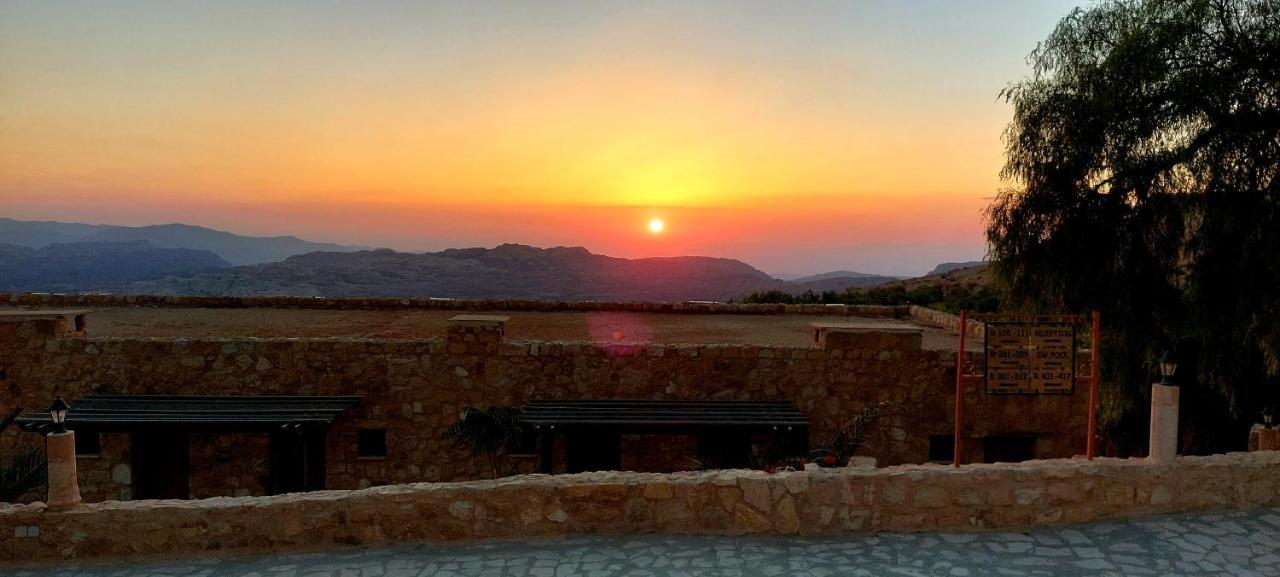Hayat Zaman Hotel And Resort Petra Wadi Musa Bagian luar foto