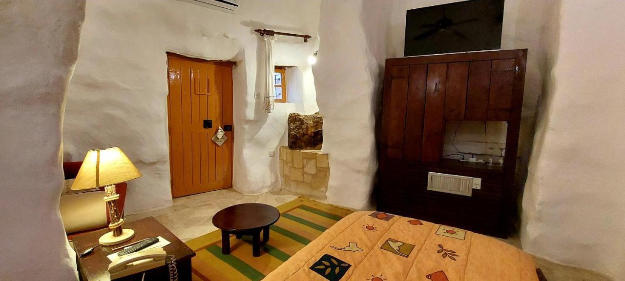 Hayat Zaman Hotel And Resort Petra Wadi Musa Bagian luar foto