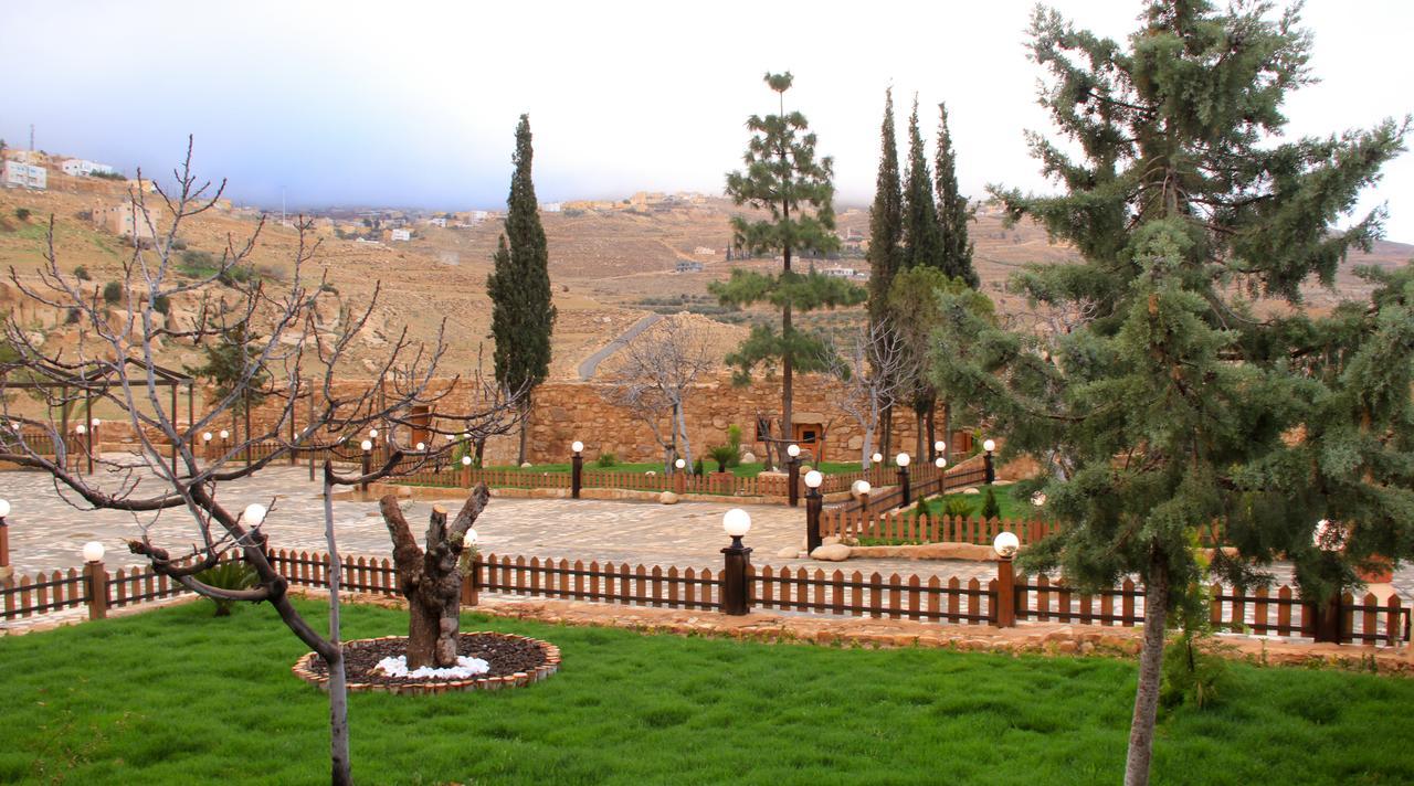 Hayat Zaman Hotel And Resort Petra Wadi Musa Bagian luar foto